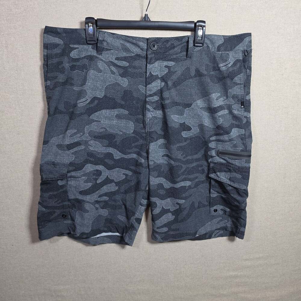 Quicksilver amphibian shorts Mens 40 gray camo Water Repellent swim cargo